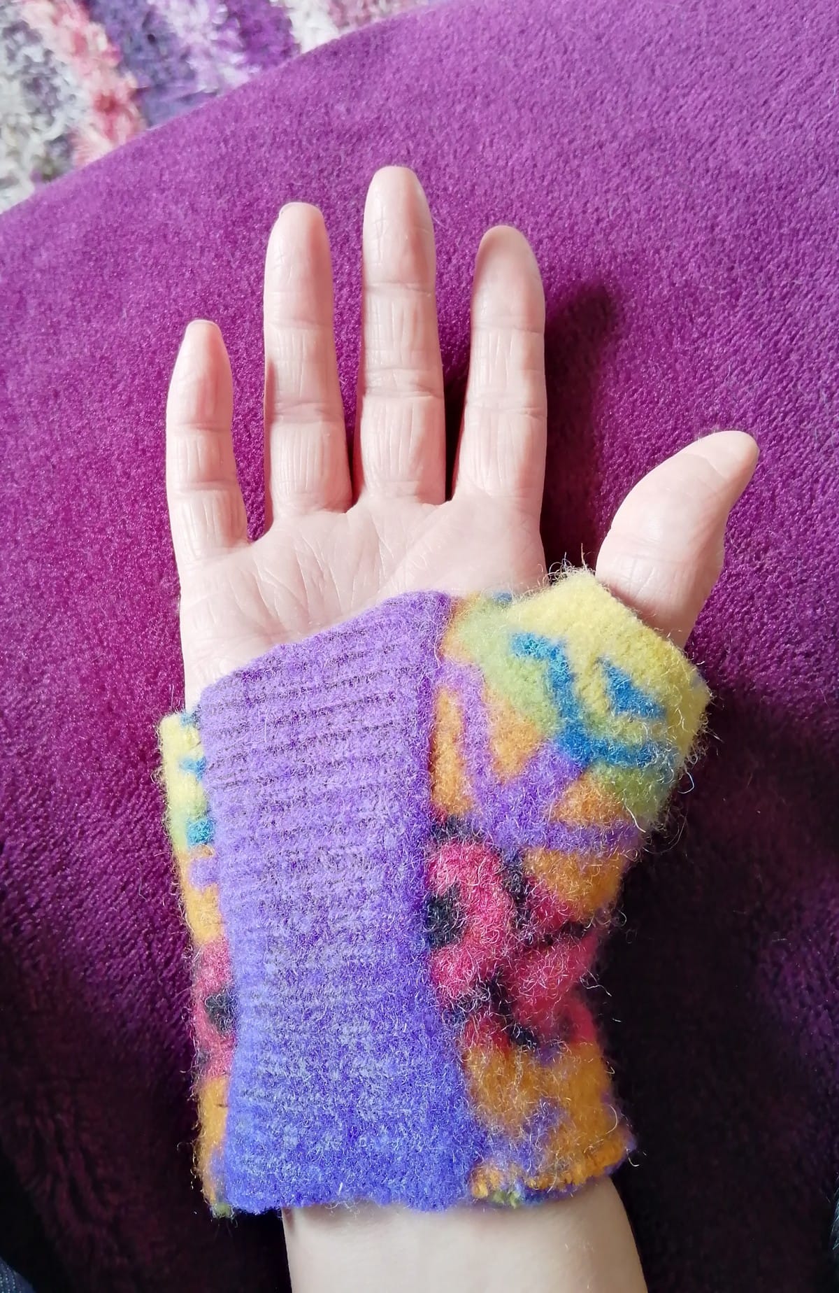 Felted jumper reversible fingerless glove