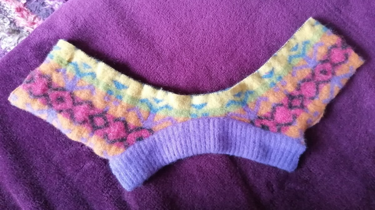 Shrunk jumper neckline - the starting point